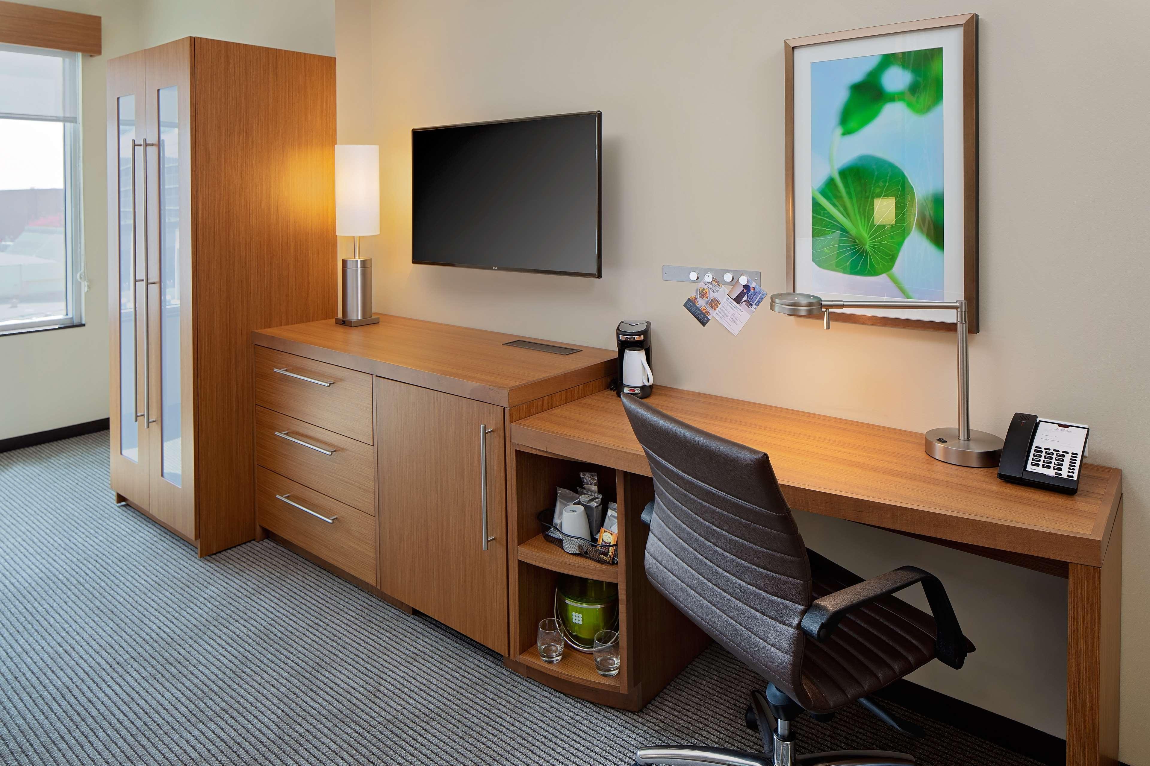 Hyatt Place Glendale/Los Angeles Bagian luar foto