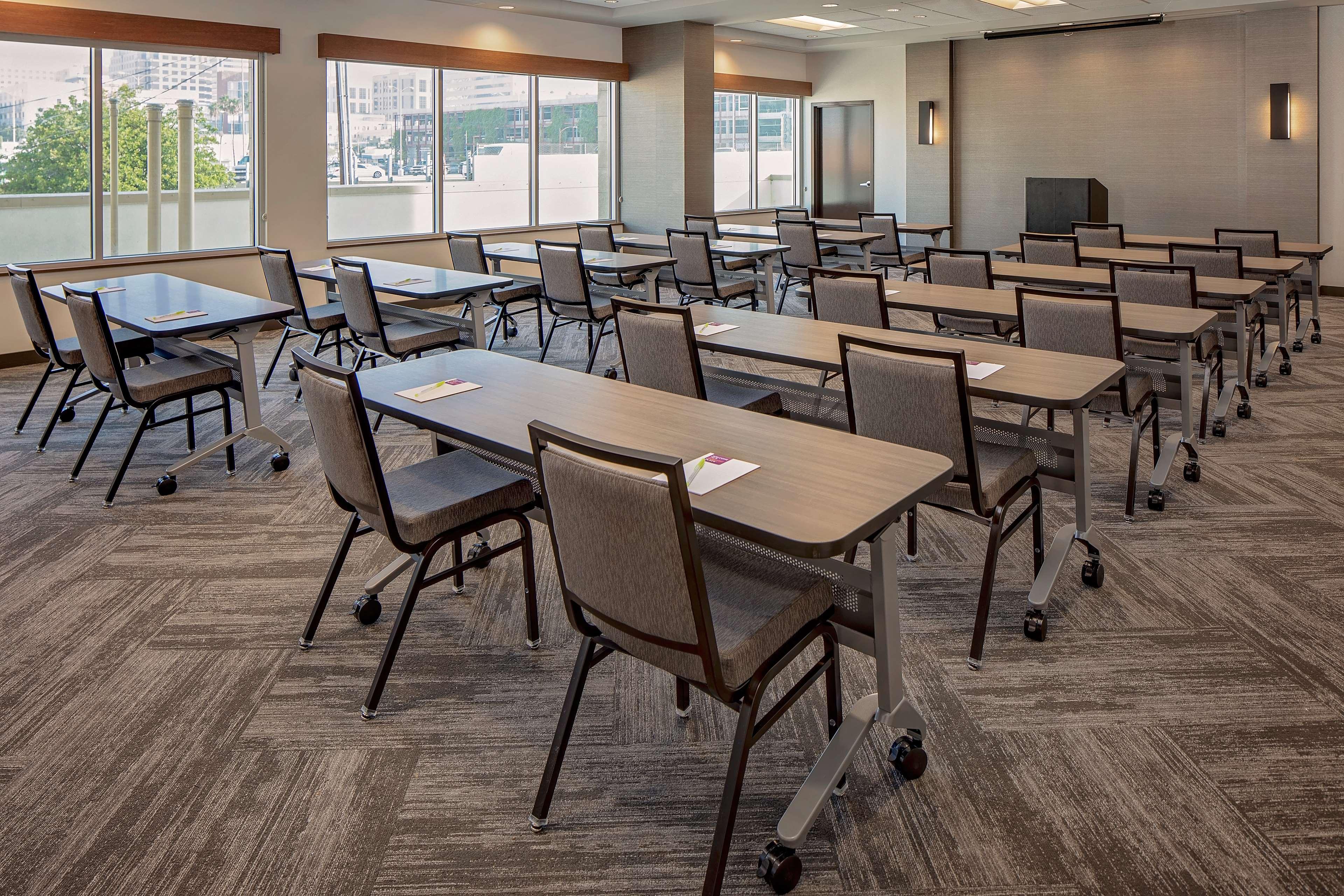 Hyatt Place Glendale/Los Angeles Bagian luar foto